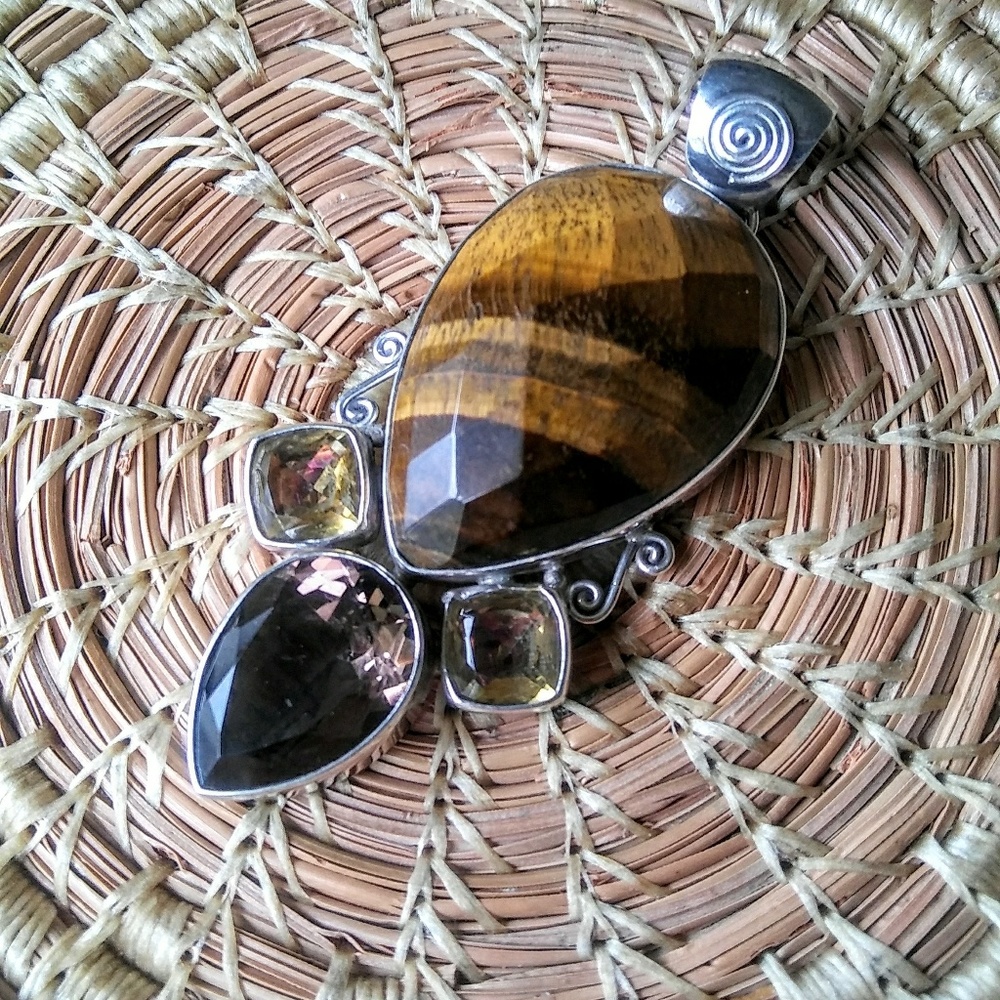Tigers Eye Pendant!